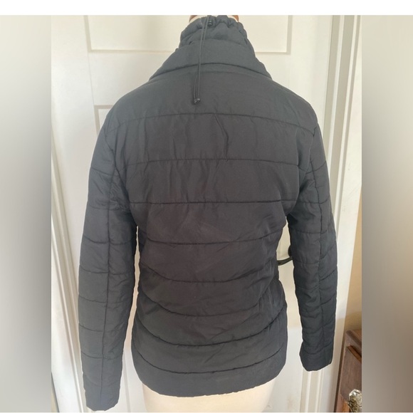 FABLETICS zip up puffer jacket multiple pockets women’s size M. - Picture 2 of 3